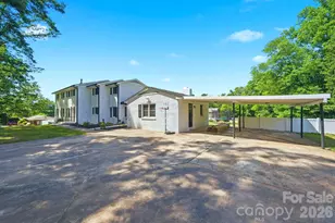 701 E Iowa Ave, Bessemer City, NC 28016 - Photo 2