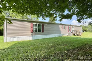 72 S Green Leaf Rd, Hendersonville, NC 28739 - Photo 2