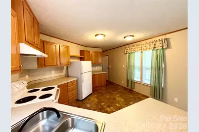 72 S Greenleaf Road, Hendersonville, NC 28739 - Photo 8