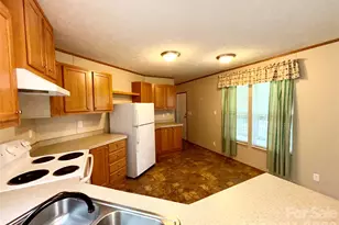 72 S Green Leaf Rd, Hendersonville, NC 28739 - Photo 8