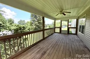 72 S Green Leaf Rd, Hendersonville, NC 28739 - Photo 4