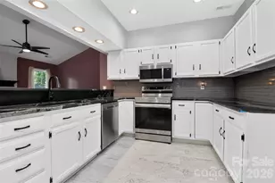 4015 Thistledown Ct, Charlotte, NC 28269 - Photo 8
