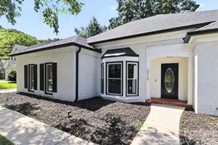 4015 Thistledown Ct, Charlotte, NC 28269 - Photo 2