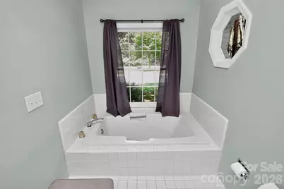 4015 Thistledown Court, Charlotte, NC 28269 - Photo 6