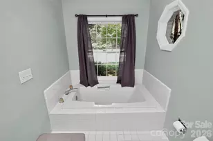 4015 Thistledown Ct, Charlotte, NC 28269 - Photo 6