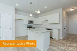 5402 Porterhouse Wy, Charlotte, NC 28215 - Photo 6