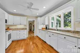 3 Rodney Ct, Flat Rock, NC 28731 - Photo 22