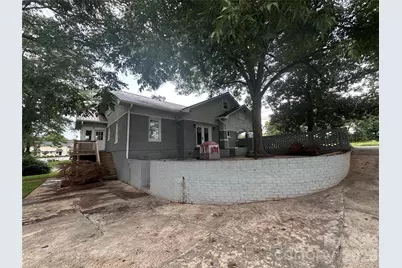 2709 N Main Avenue, Newton, NC 28658 - Photo 6