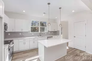 2017 Bishop Madison Ln, Charlotte, NC 28216 - Photo 10