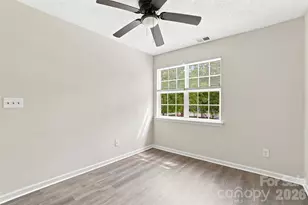 6766 Cypress Tree Ln, Charlotte, NC 28215 - Photo 24