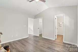 6766 Cypress Tree Ln, Charlotte, NC 28215 - Photo 16