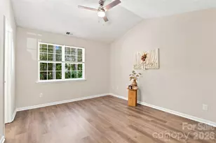 6766 Cypress Tree Ln, Charlotte, NC 28215 - Photo 14