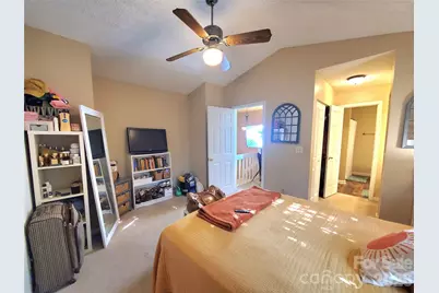 3840 Mosscroft Lane, Charlotte, NC 28215 - Photo 14