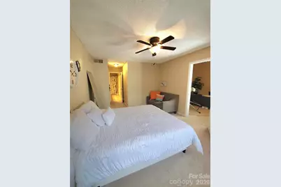 3840 Mosscroft Lane, Charlotte, NC 28215 - Photo 8