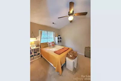 3840 Mosscroft Lane, Charlotte, NC 28215 - Photo 20