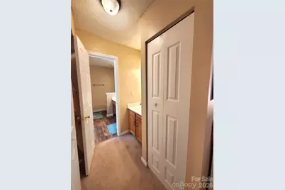 3840 Mosscroft Lane, Charlotte, NC 28215 - Photo 30
