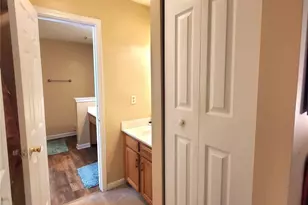 3840 Mosscroft Ln, Charlotte, NC 28215 - Photo 30