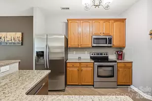 17067 Commons Creek Dr, Charlotte, NC 28277 - Photo 6
