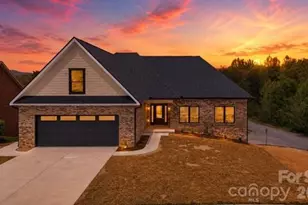 426 Huntington Woods Street SE, Lenoir, NC 28645 - Photo 1
