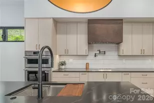 19 Woodbine Rd, Asheville, NC 28804 - Photo 12