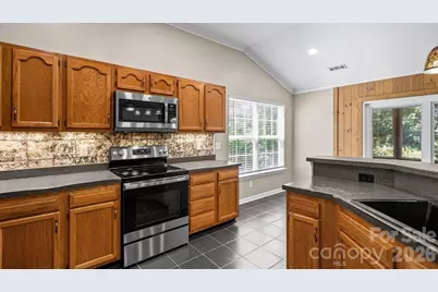 11320 Hunters Landing Drive, Charlotte, NC 28273 - Photo 18