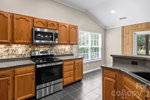 11320 Hunters Landing Dr, Charlotte, NC 28273 - Photo 18