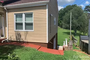 544 N Center St, Statesville, NC 28677 - Photo 2