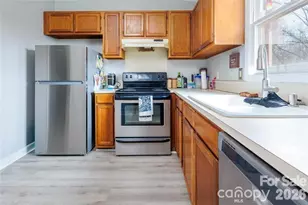 1300 Larchmont Pl, Salisbury, NC 28144 - Photo 2