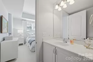 4625 Piedmont Row Dr, Charlotte, NC 28210 - Photo 12