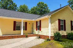 2208 Pinebrook Cir, Charlotte, NC 28208 - Photo 1