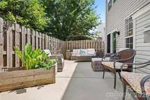 15117 Northsprings Dr, Charlotte, NC 28277 - Photo 40