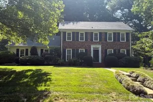 842 Ashmeade Rd, Charlotte, NC 28211 - Photo 2