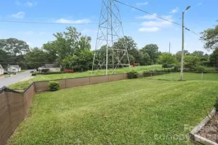 2101 Highland St, Charlotte, NC 28208 - Photo 14