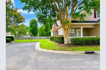 8946 Meadowmont View Drive, Charlotte, NC 28269 - Photo 2