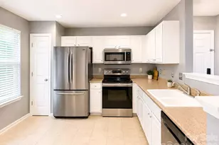8946 Meadowmont View Dr, Charlotte, NC 28269 - Photo 12