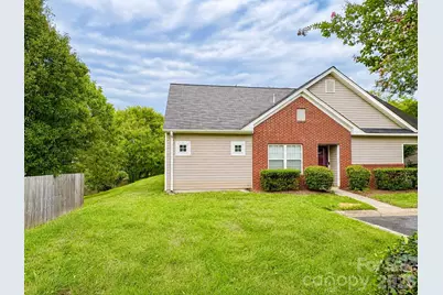 8946 Meadowmont View Drive, Charlotte, NC 28269 - Photo 4