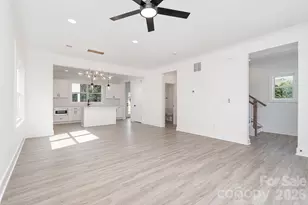 2021 Bishop Madison Ln, Charlotte, NC 28216 - Photo 4