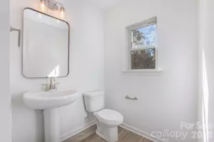 2025 Bishop Madison Ln, Charlotte, NC 28216 - Photo 10