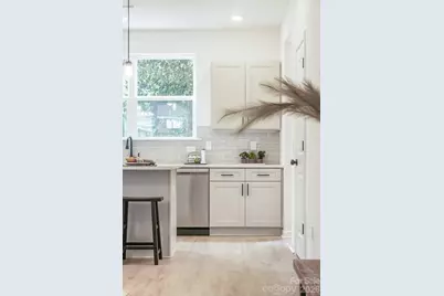 2025 Bishop Madison Lane #9, Charlotte, NC 28216 - Photo 6