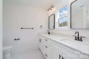 2025 Bishop Madison Ln, Charlotte, NC 28216 - Photo 14