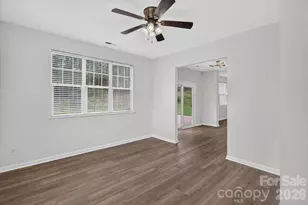 8100 Laurel Run Dr, Charlotte, NC 28269 - Photo 18