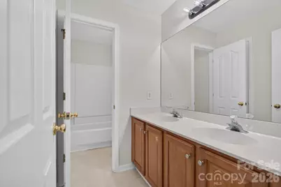 8100 Laurel Run Drive, Charlotte, NC 28269 - Photo 24