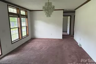 311 W Timberland Dr, Grover, NC 28073 - Photo 2