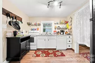 2588 Old Shelby Rd, Hickory, NC 28602 - Photo 10