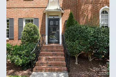 223 Perrin Place, Charlotte, NC 28207 - Photo 2