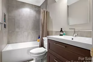 223 Perrin Pl, Charlotte, NC 28207 - Photo 26