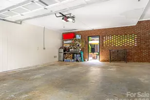 223 Perrin Pl, Charlotte, NC 28207 - Photo 34