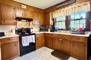 371 Sulphur Springs Rd, Hiddenite, NC 28636 - Photo 6