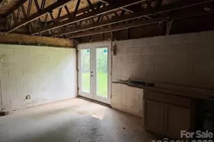 65 Spencer St, Clyde, NC 28721 - Photo 14