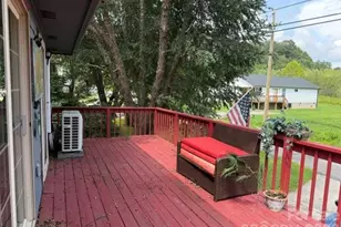 65 Spencer St, Clyde, NC 28721 - Photo 4